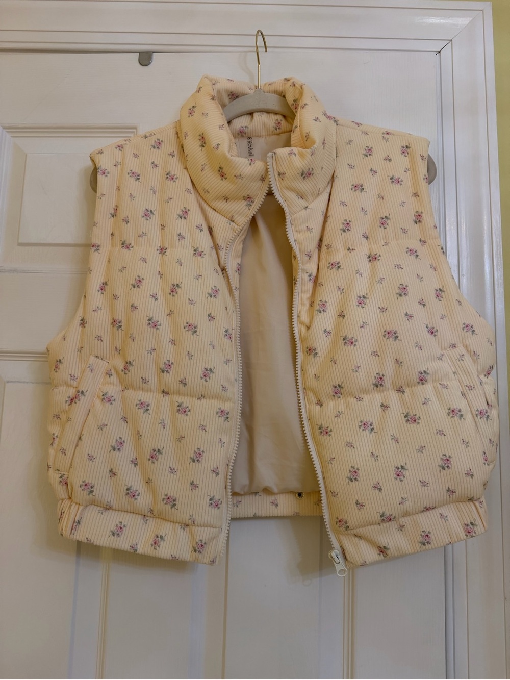 Altard state Quilted Cream Puffer vest M